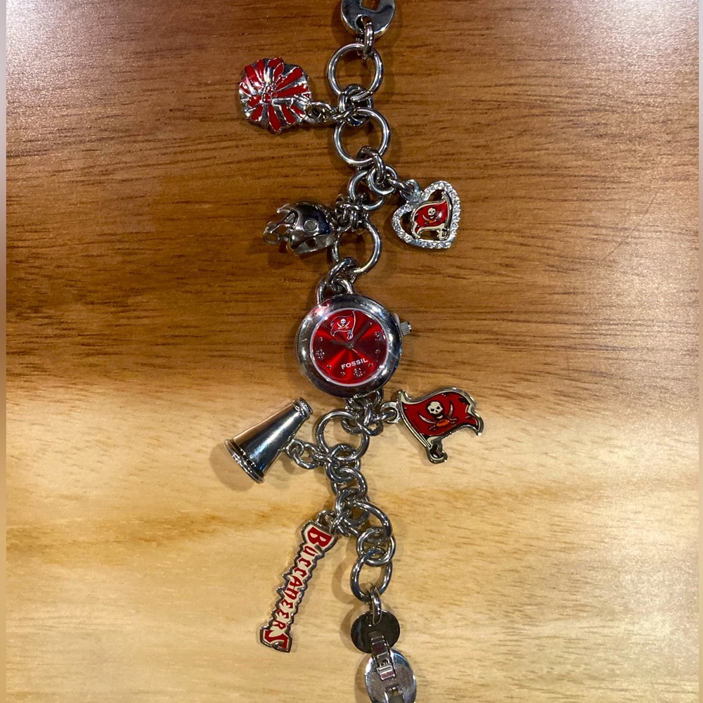 Fossil Tampa Bay Buccaneers Charm Watch